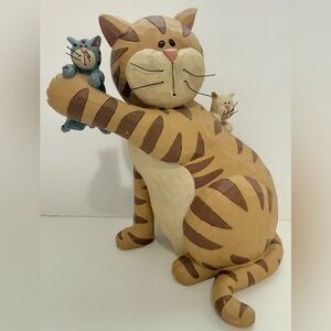 Suzi Skoglund Blossom Bucket tabby cat figurine featuring two small kittens